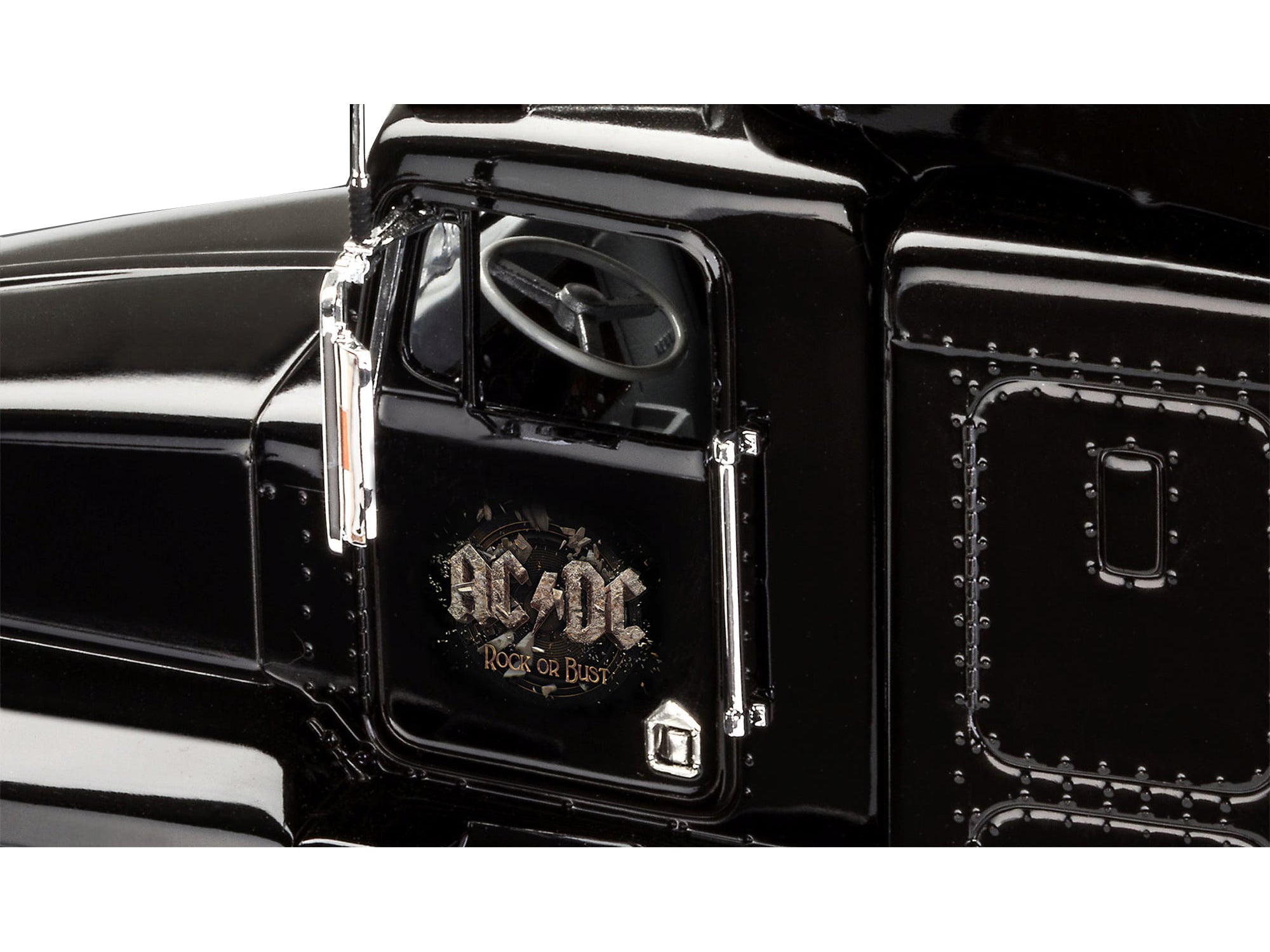 Level 3 Model Kit Kenworth Tour Truck "AC/DC Rock or Bust" 1/32 Scale Model by Revell - image 4