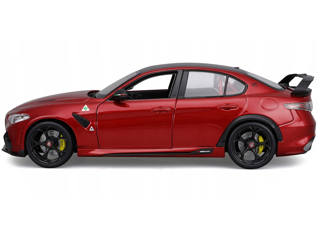 Alfa Romeo Giulia GTA Red Metallic with Carbon Top 1/18 Diecast Model Car by Bburago - image 3