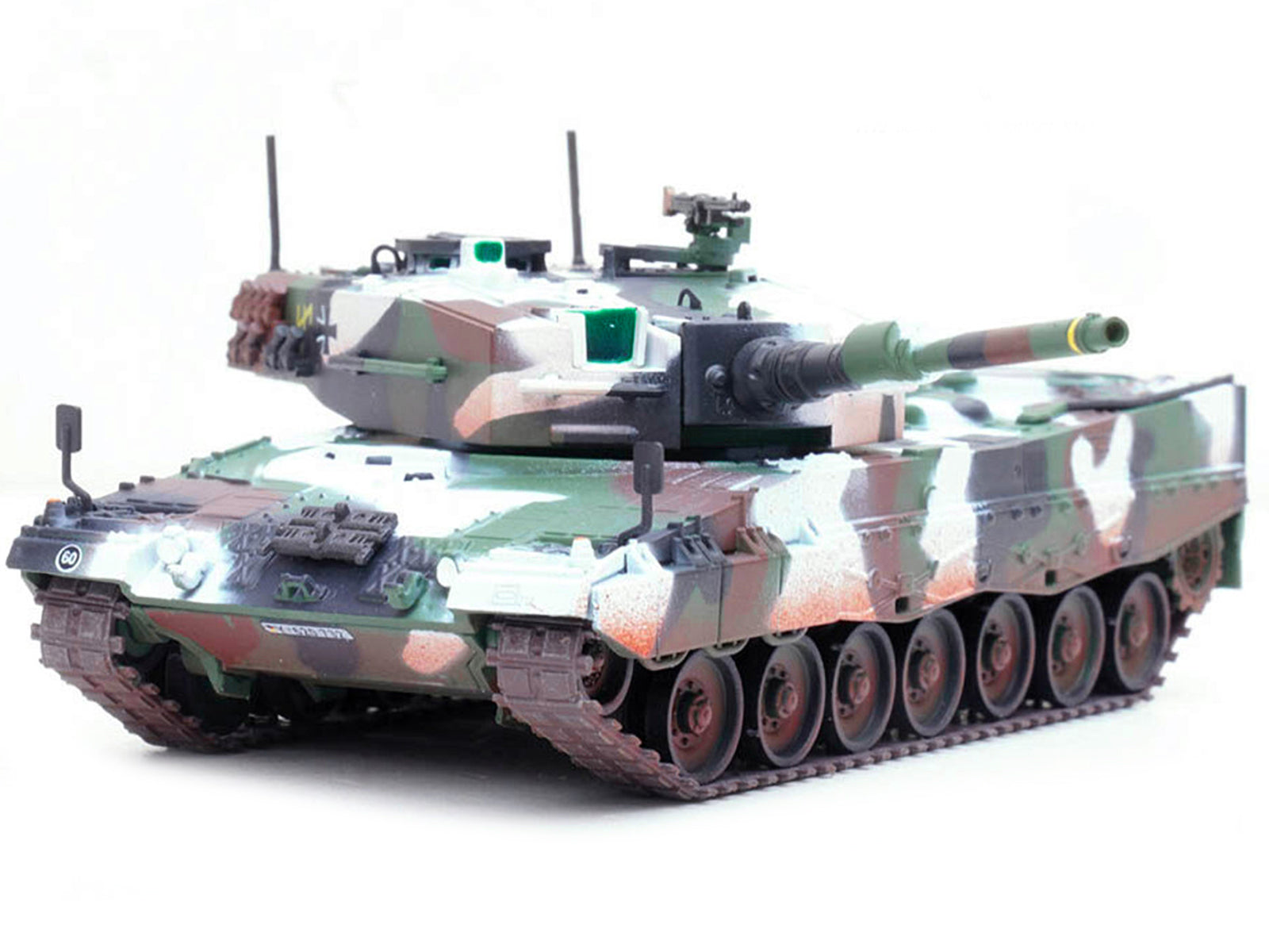 Leopard 2A4 Main Battle Tank with Snorkel "Winter Camouflage" German Army "Armor Premium" Series 1/72 Diecast Model by Panzerkampf - image 3