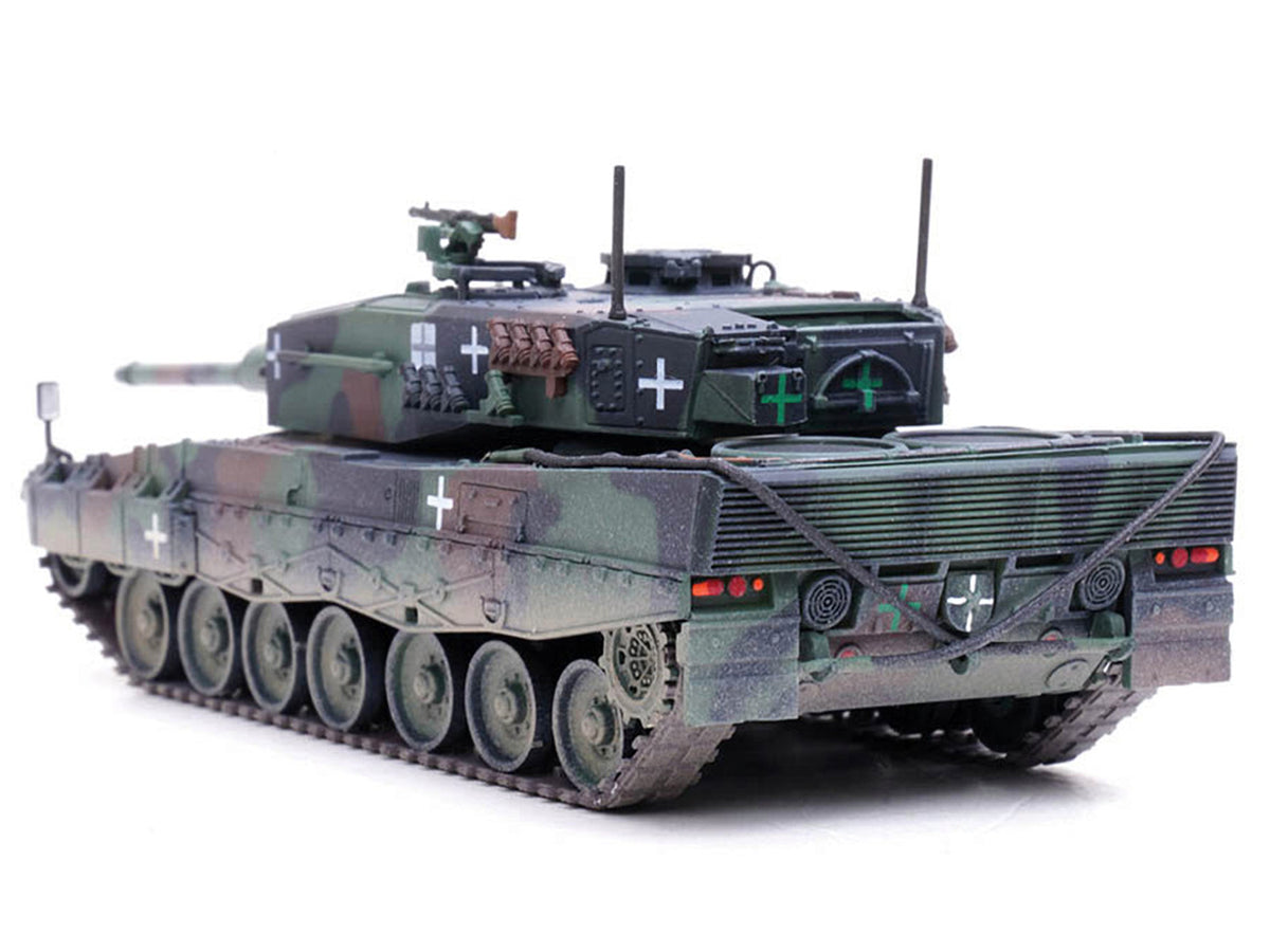Leopard 2A4 Main Battle Tank with Snorkel "3-Tone Camouflage" Ukrainian Army "Armor Premium" Series 1/72 Diecast Model by Panzerkampf - image 4
