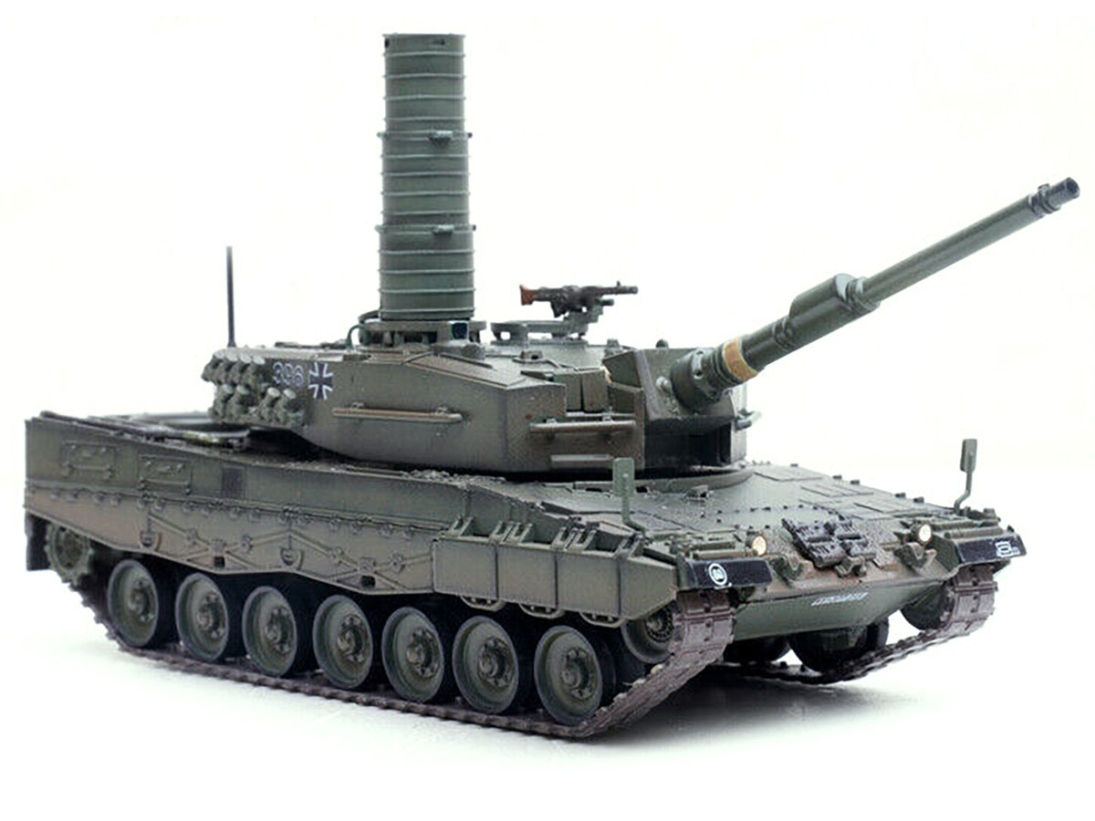 Leopard 2A4 Main Battle Tank with Snorkel "Green Camouflage" German Army "Armor Premium" Series 1/72 Diecast Model by Panzerkampf - image 3
