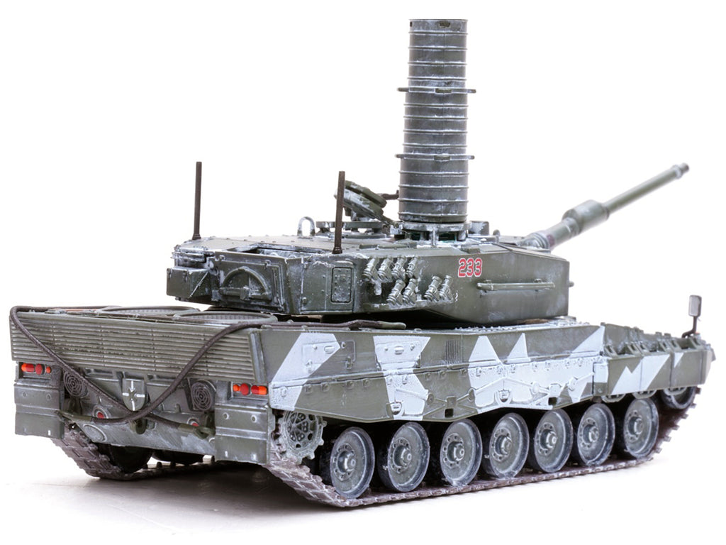 Leopard 2A4 Main Battle Tank with Snorkel "Winter Camouflage" Norwegian Army "Armor Premium" Series 1/72 Diecast Model by Panzerkampf - image 4
