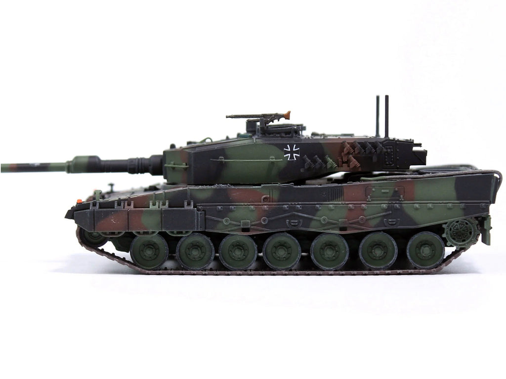 Leopard 2A4 Main Battle Tank "Bundeswehr 361st Panzer Battalion Certain Challenge West Germany" (1988) West German Army "Armor Premium" Series 1/72 Diecast Model by Panzerkampf
