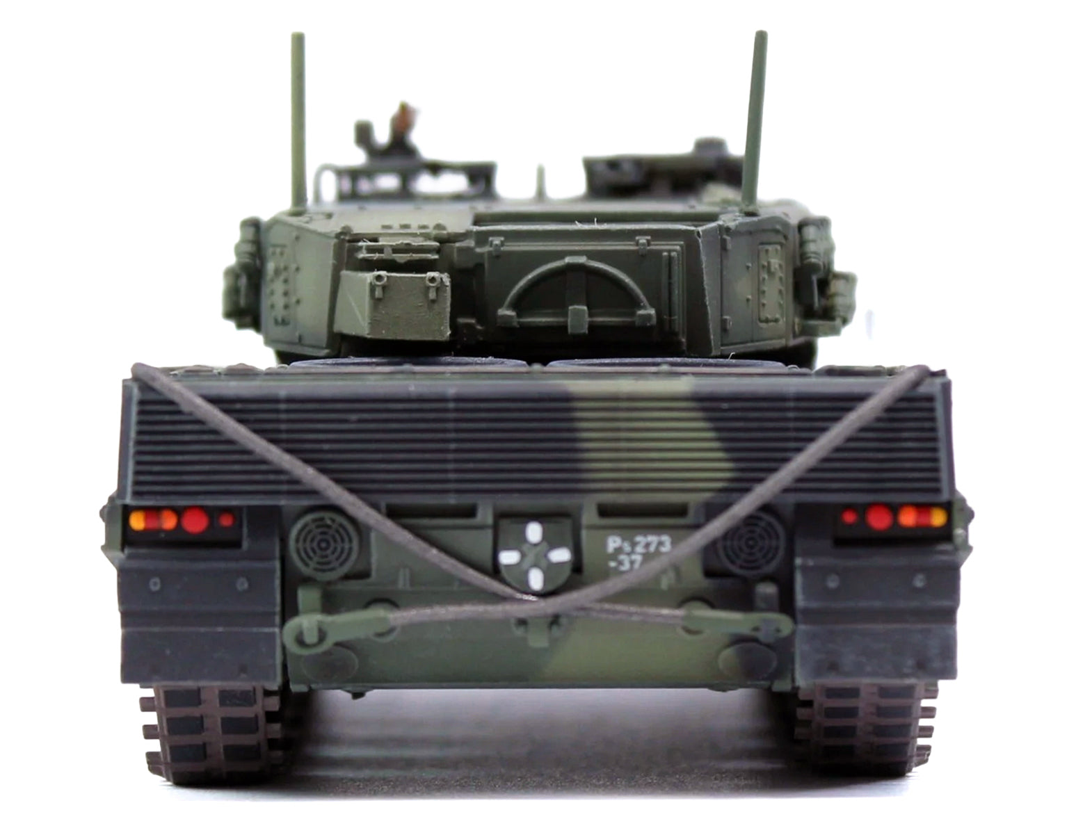 Leopard 2A4 Main Battle Tank "Finland" Finnish Army "Armor Premium" Series 1/72 Diecast Model by Panzerkampf