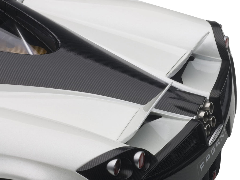 Pagani Huayra White 1/12 Model Car by Autoart - image 4