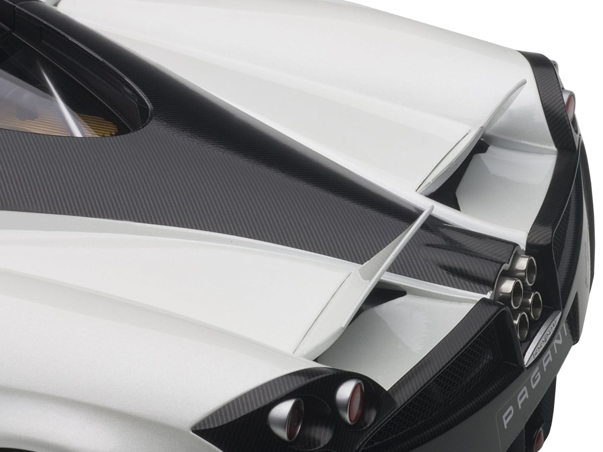 Pagani Huayra White 1/12 Model Car by Autoart - image 4