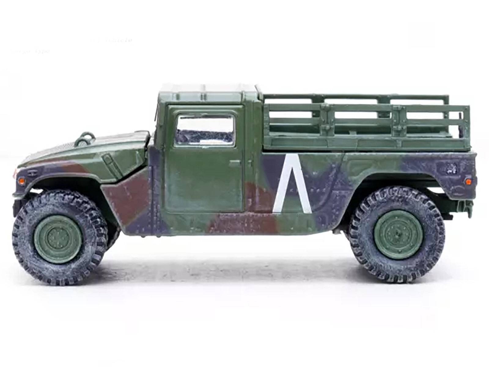 M998 HMMWV "8th Battalion 4th Air Defense Regiment 101st Airborne Division Gulf War" (1991) United States Army "Military Miniature" Series 1/64 Diecast Model by Panzerkampf - image 2