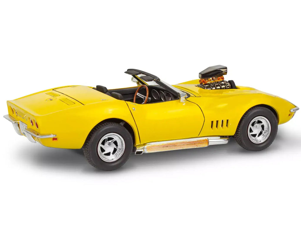 Level 4 Model Kit 1968 Chevrolet Corvette L/88 Convertible 2-in-1 1/25 Scale Model by Revell - image 4