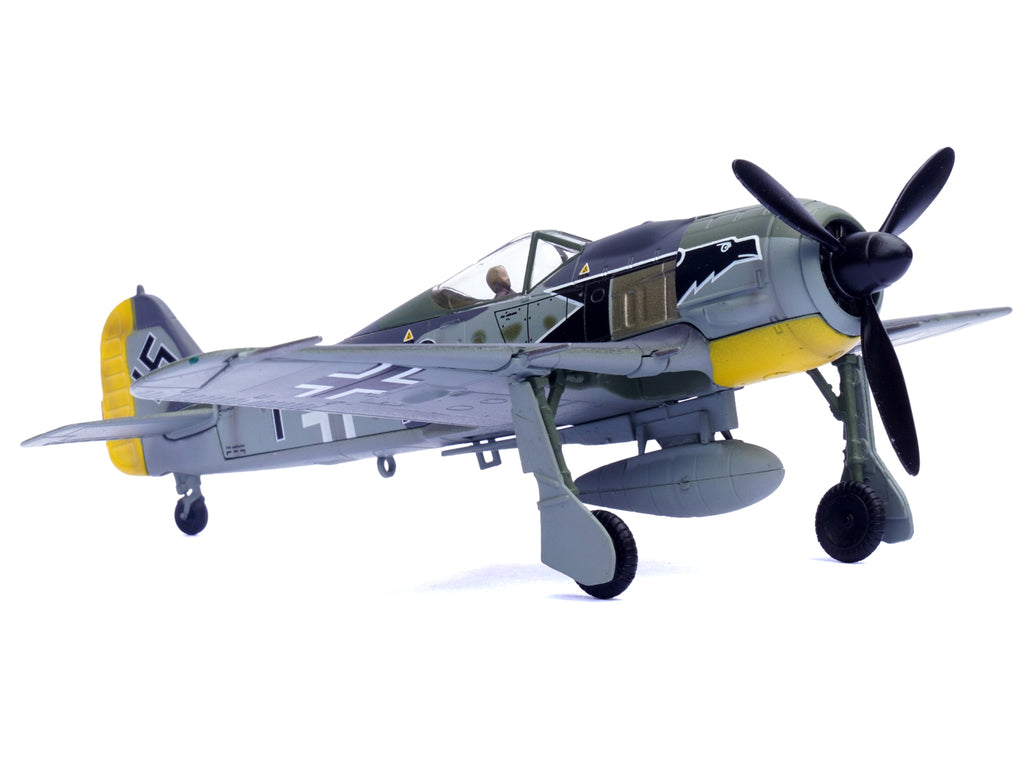 Focke-Wulf Fw 190A Aircraft "Black 13 8./JG 2 Richthofen France" (1943) German Luftwaffe 1/72 Diecast Model Airplane by Legion - image 4