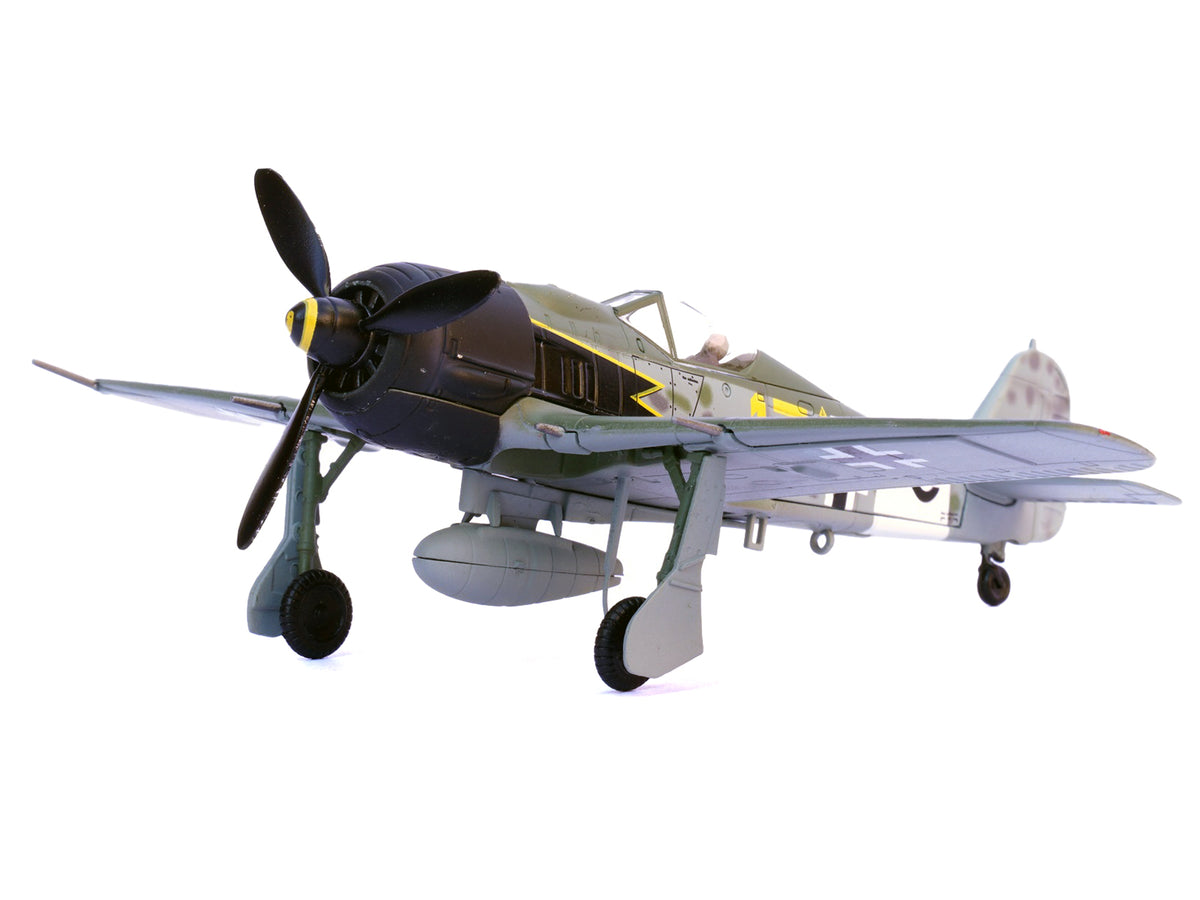 Focke-Wulf Fw 190A Aircraft "Yellow 17 24-Victory Ace Willi Unger 12./JG 3 Udet Germany" (1944) German Luftwaffe 1/72 Diecast Model Airplane by Legion - image 4