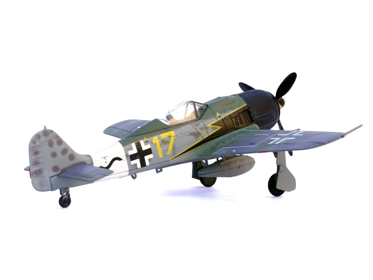 Focke-Wulf Fw 190A Aircraft "Yellow 17 24-Victory Ace Willi Unger 12./JG 3 Udet Germany" (1944) German Luftwaffe 1/72 Diecast Model Airplane by Legion - image 3