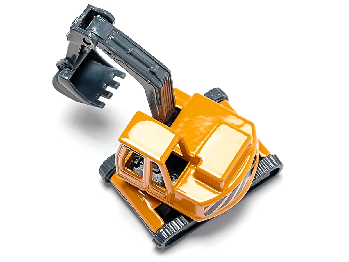 Truck with Low Loader Trailer and Excavator Yellow Diecast Model by Siku - image 5
