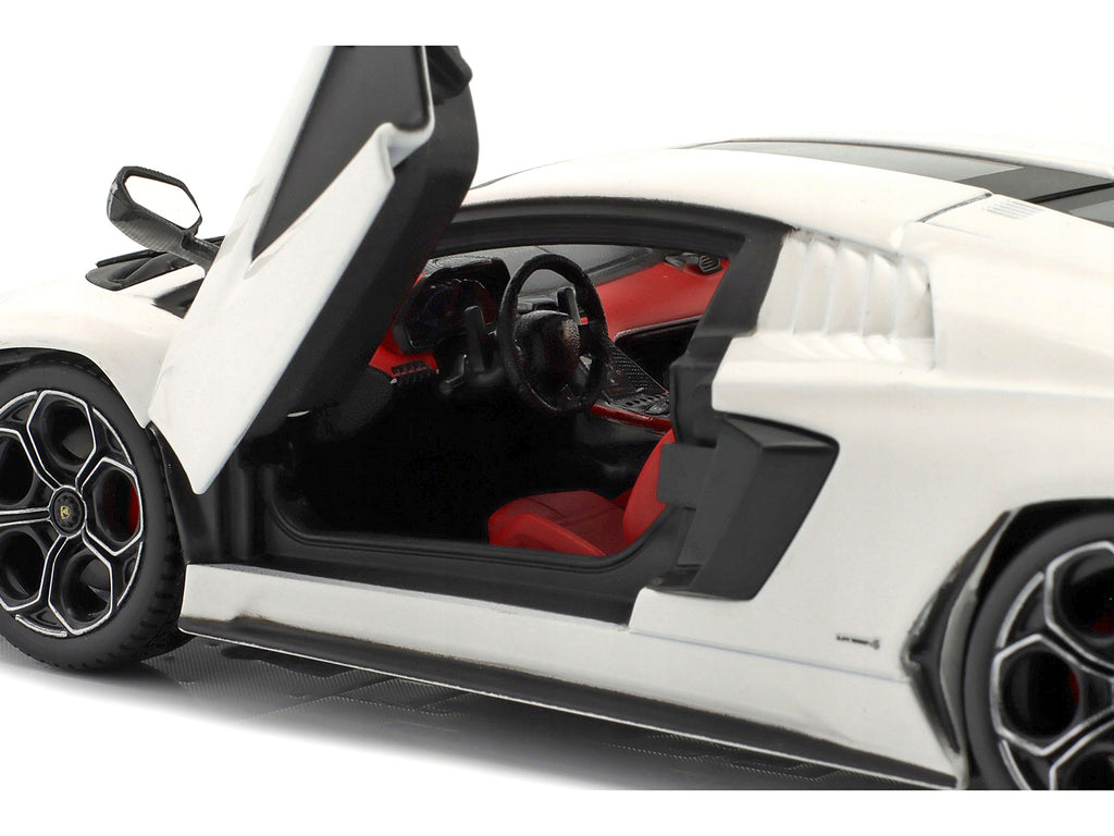 Lamborghini Countach LPI 800-4 White 1/24 Diecast Model Car by Bburago - image 3