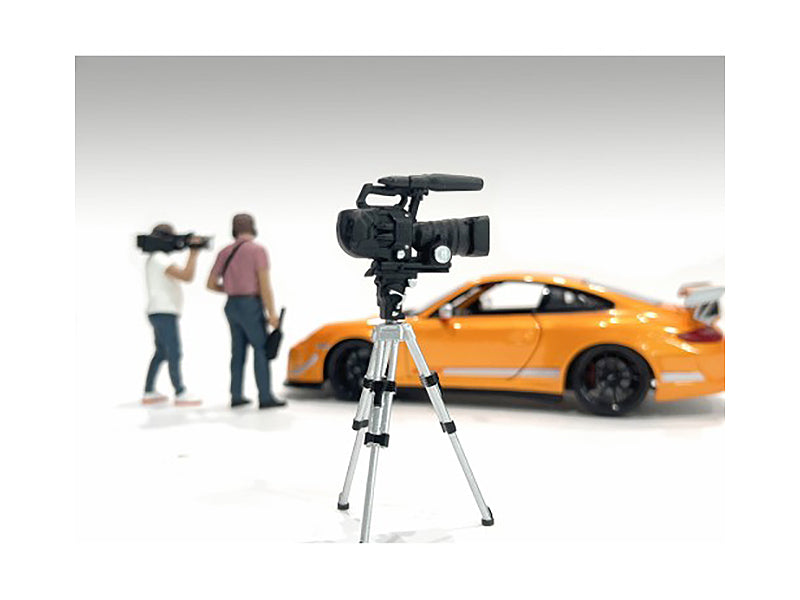 "On-Air" Figure 5 with Standing Camera for 1/24 Scale Models by American Diorama - image 2