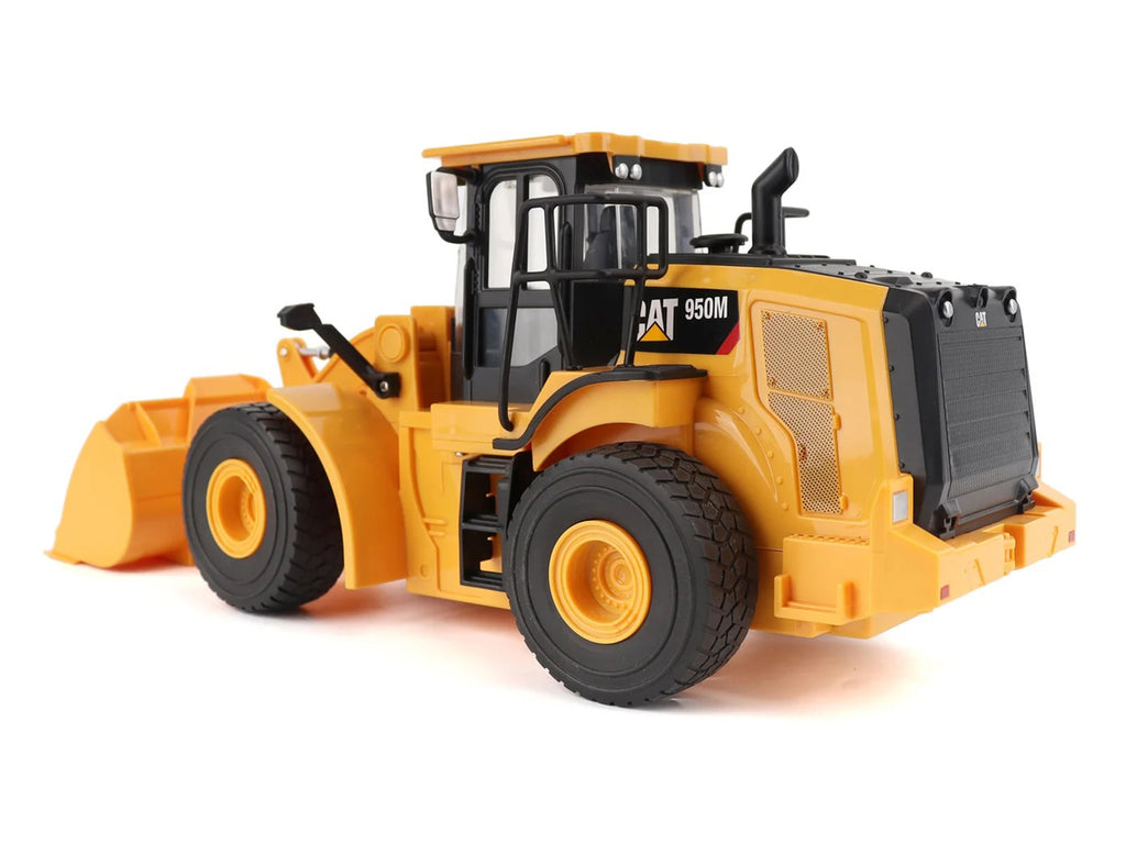 Radio Control CAT Caterpillar 950M Wheel Loader Yellow "Construction RC" Series 1/24 Model by Diecast Masters - image 3