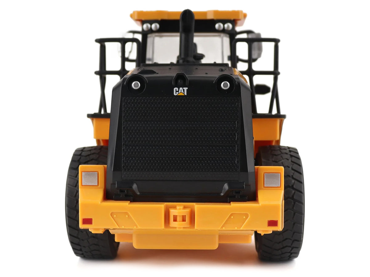 Radio Control CAT Caterpillar 950M Wheel Loader Yellow "Construction RC" Series 1/24 Model by Diecast Masters - image 5