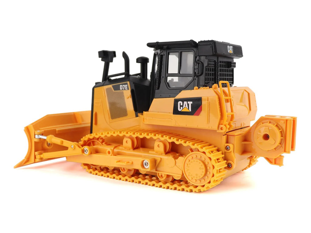 Radio Control CAT Caterpillar D7E Bulldozer Yellow "Construction RC" Series 1/24 Model by Diecast Masters - image 3