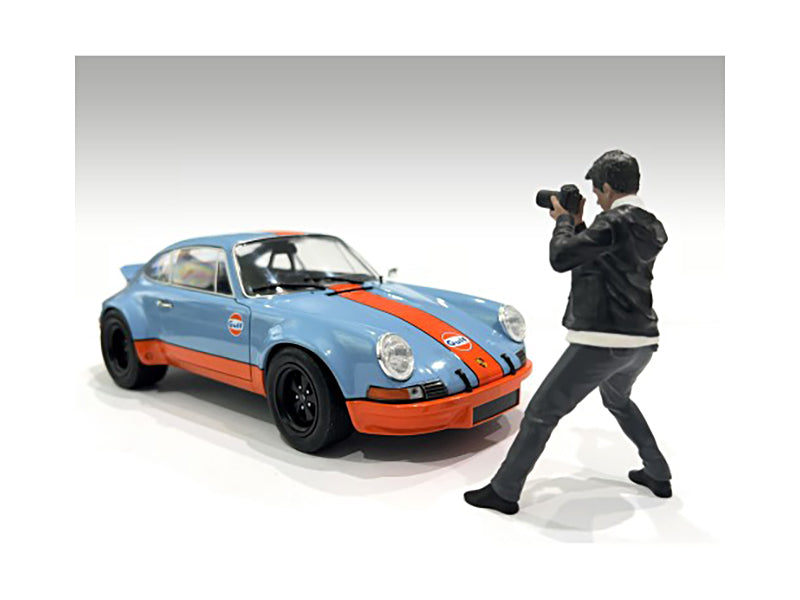 "Photographers" Figure #6 for 1/18 Scale Models by American Diorama - image 3