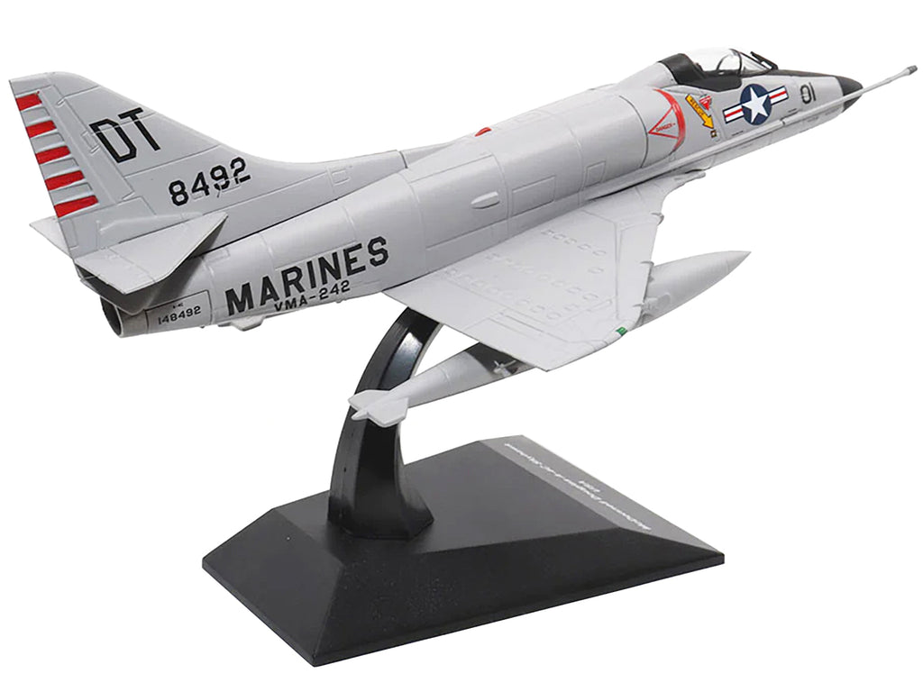 McDonnell Douglas A-4C Skyhawk Attack Aircraft "US Navy" 1/72 Diecast Model by Militaria Die Cast - image 4