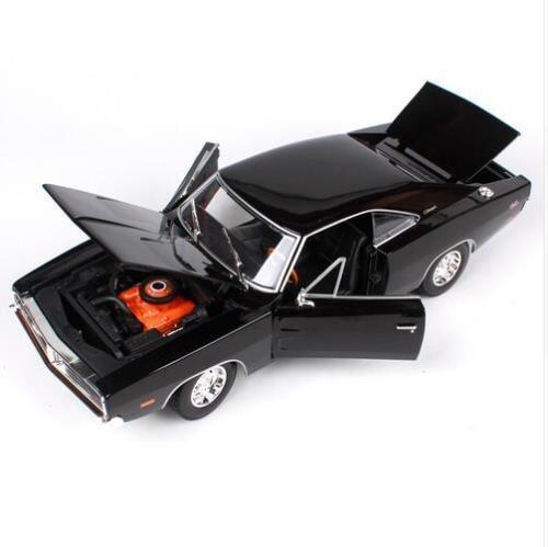 1969 Dodge Charger R/T Black 1/18 Diecast Model Car by Maisto - image 2