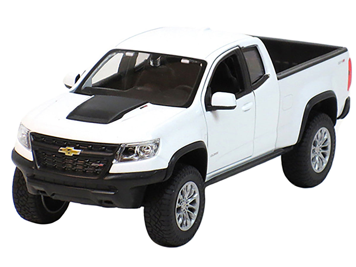 2017 Chevrolet Colorado ZR2 Pickup Truck White 1/27 Diecast Model Car by Maisto - image 2
