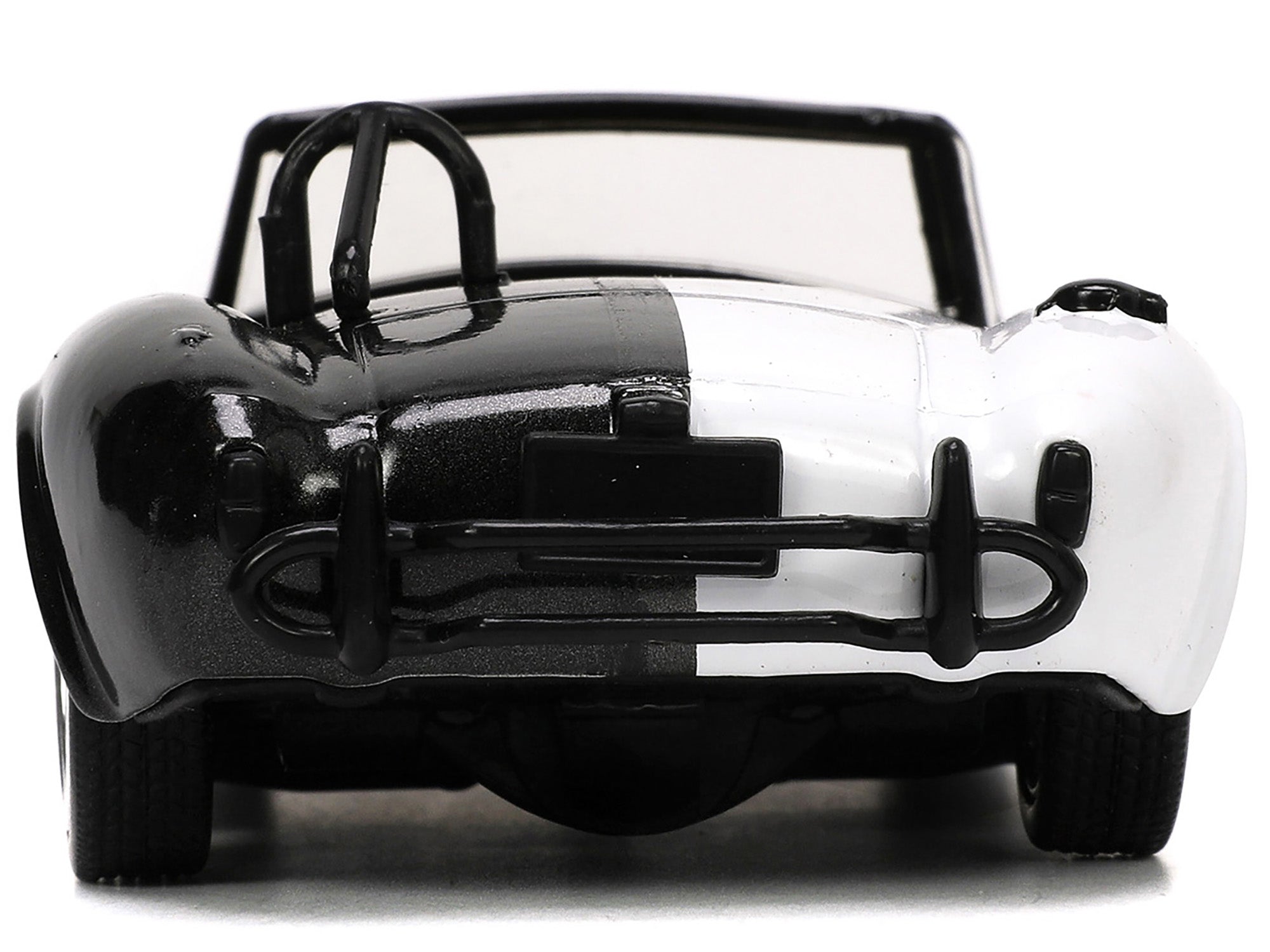 1965 Shelby Cobra 427 S/C #2 Black Metallic and White and Harvey Two-Face Diecast Figure "Batman" "Hollywood Rides" Series 1/32 Diecast Model Car by Jada - image 5