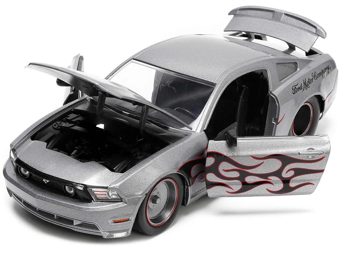 2010 Ford Mustang GT Gray Metallic with Flames "Ford Motor Company" "Bigtime Muscle" Series 1/24 Diecast Model Car by Jada - image 2