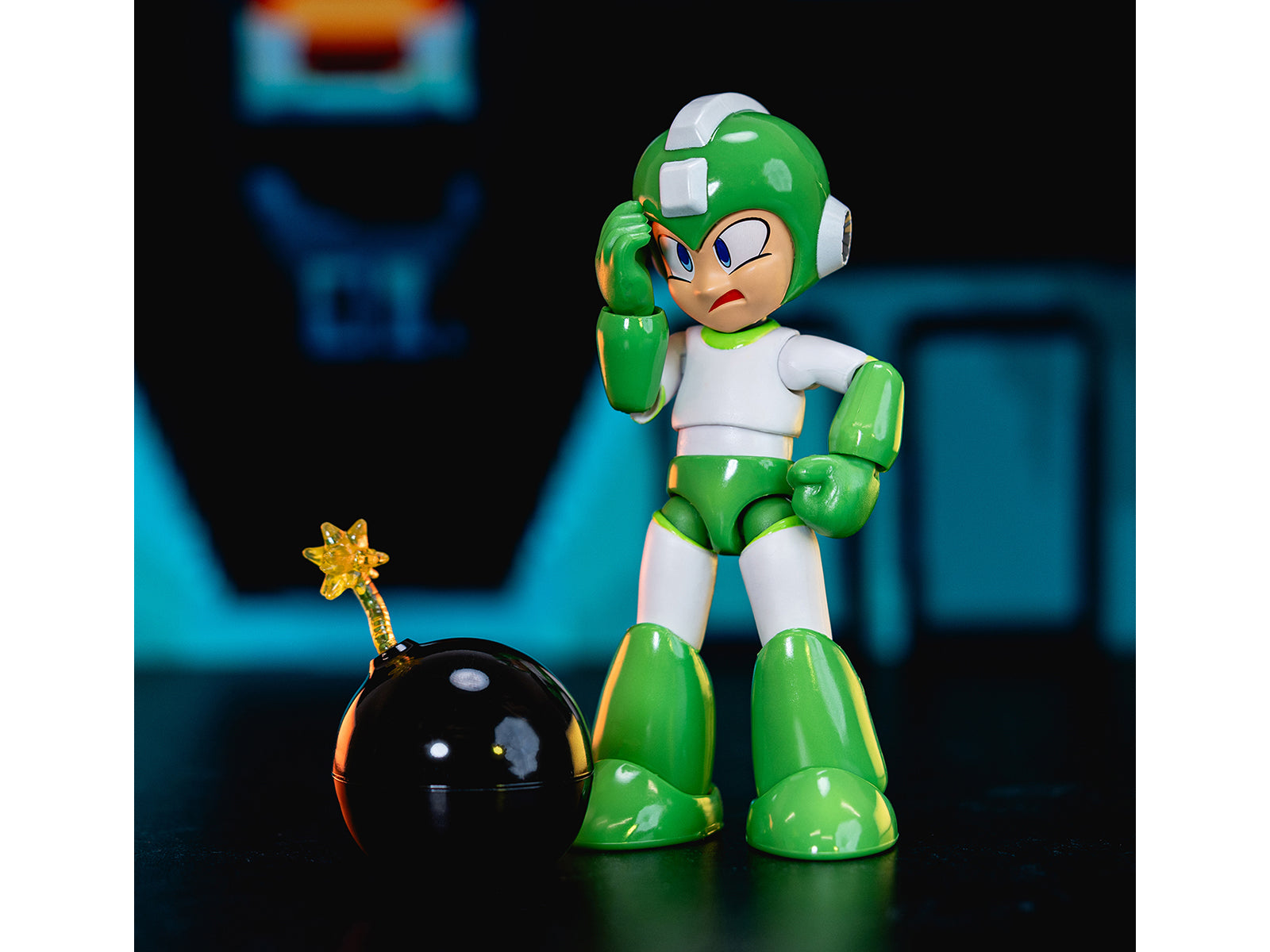 Hyper Bomb 4.5" Moveable Figure with Accessories and Alternate Head and Hands "Mega Man" (1987) Video Game Model by Jada - image 4