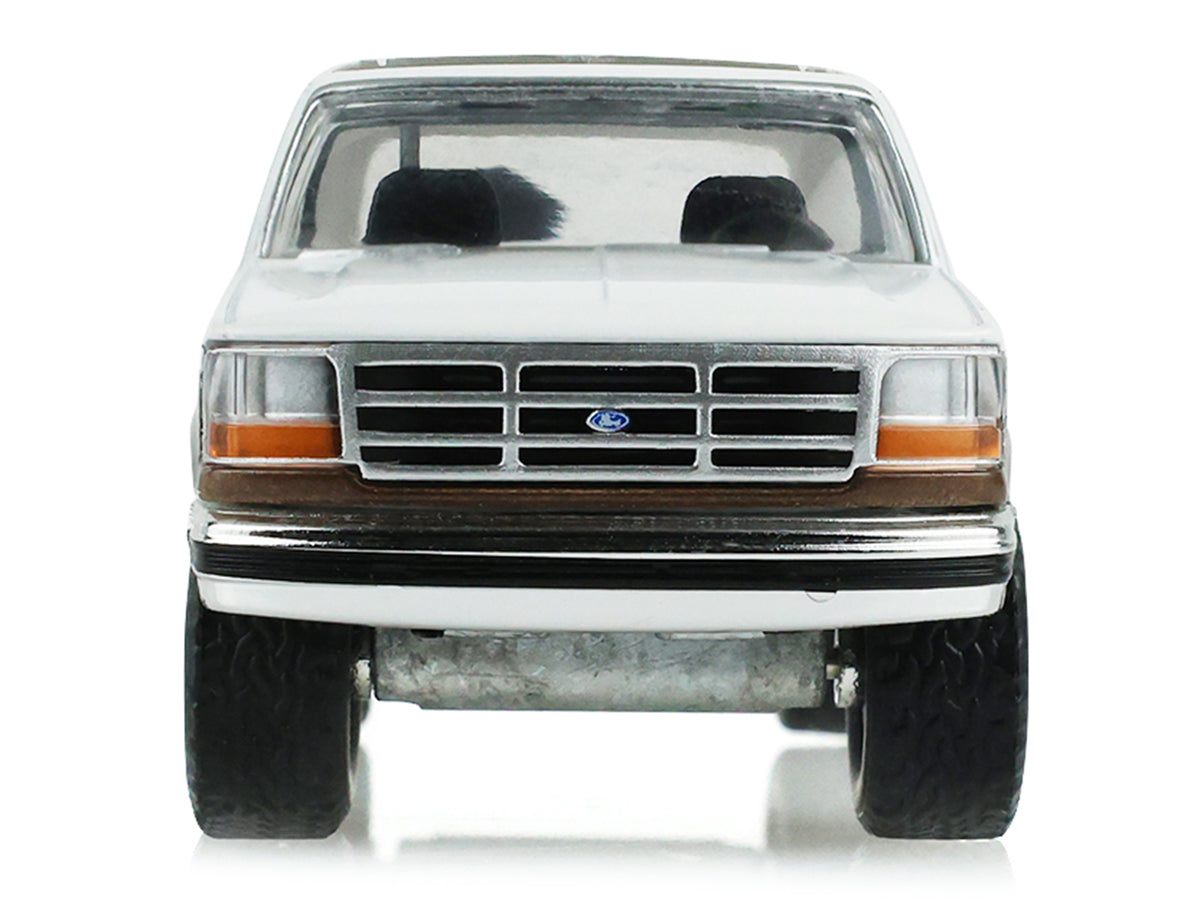 1993 Ford Bronco XLT Oxford White with Medium Mocha Side Stripes "Blue Collar Collection" Series 15 1/64 Diecast Model Car by Greenlight - image 4