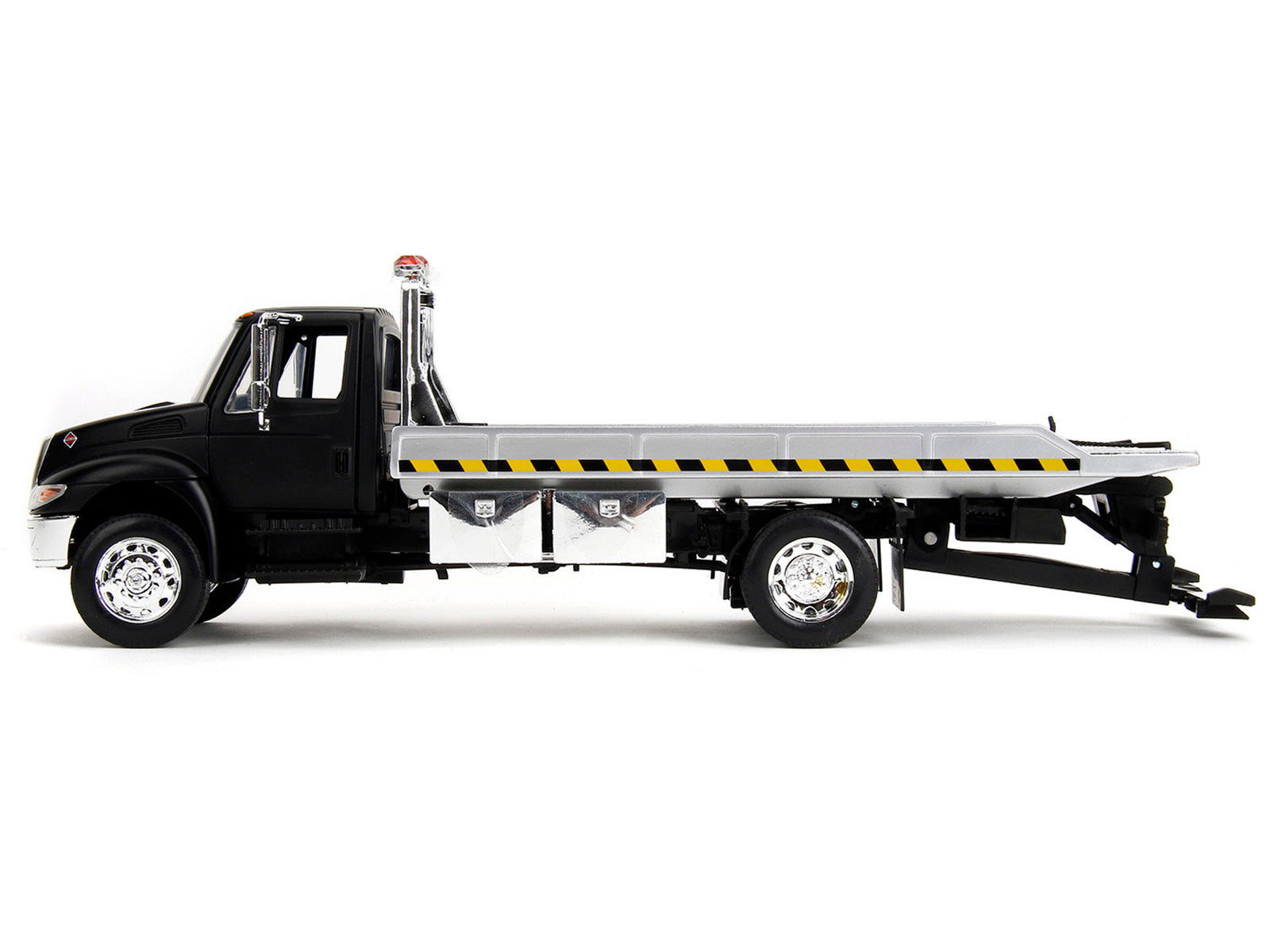 International DuraStar 4400 Flatbed Tow Truck Matt Black 1/24 Diecast Model Car by Jada - image 3