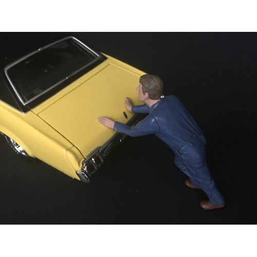 Mechanic Darwin Pushing a Car Figurine for 1/24 Scale Models by American Diorama - image 2