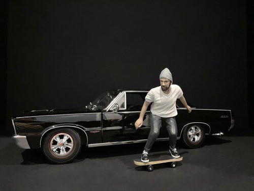 Skateboarders Figurines 4 piece Set for 1/24 Scale Models by American Diorama - image 3