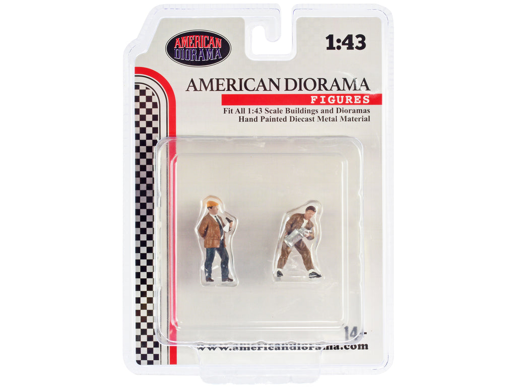 "Race Day" Two Diecast Figures Set 4 for 1/43 Scale Models by American Diorama - image 3