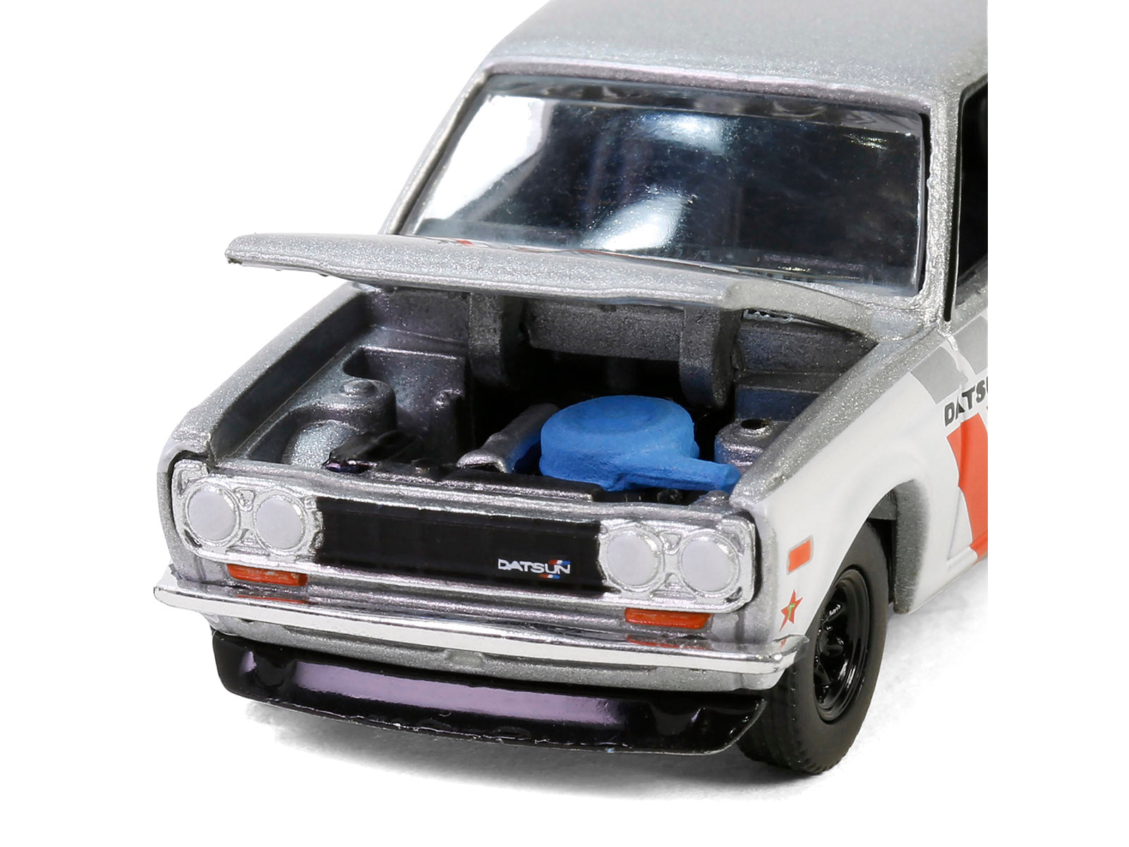1970 Nissan Datsun 510 #28 "Texaco" Silver Metallic and White with Red Stripes "Texaco Special Edition" Series 1 1/64 Diecast Model Car by Greenlight - image 2
