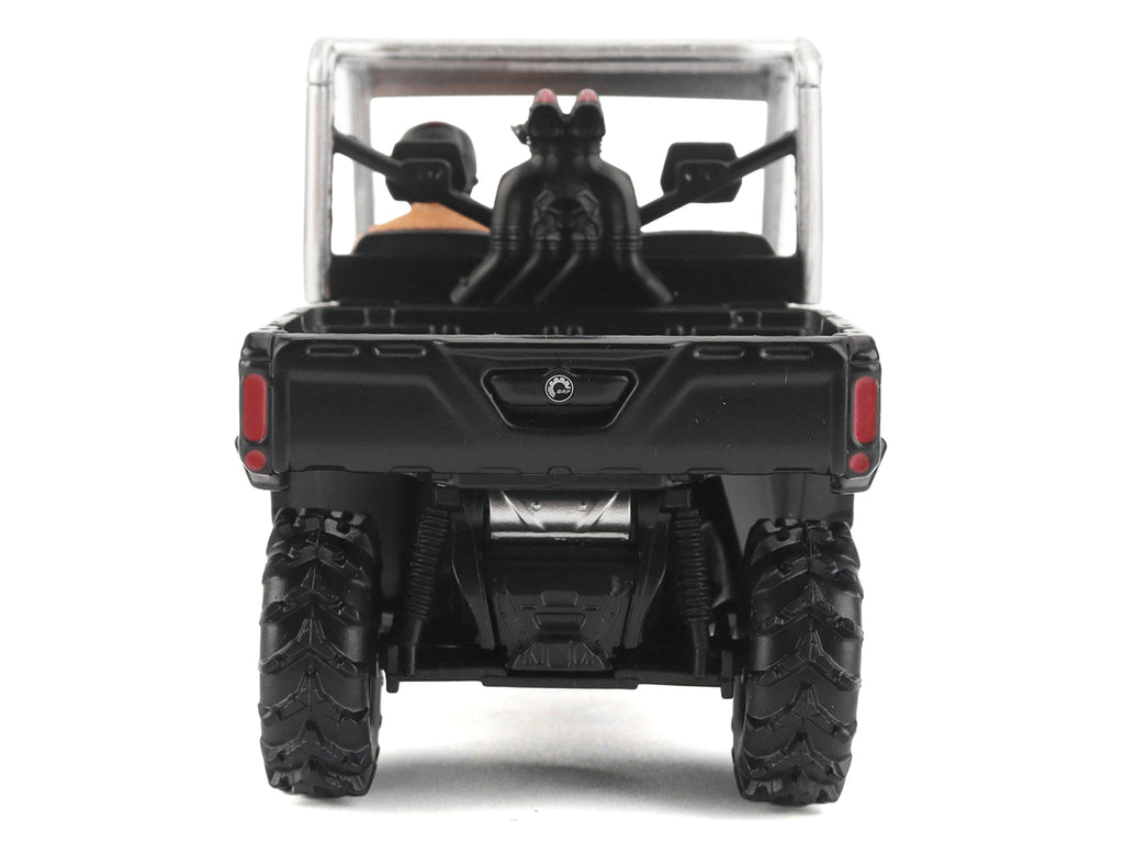 Can-Am Defender XMR Silver Metallic and Black with Driver Figure 1/32 Diecast Model by BRP Models - image 4
