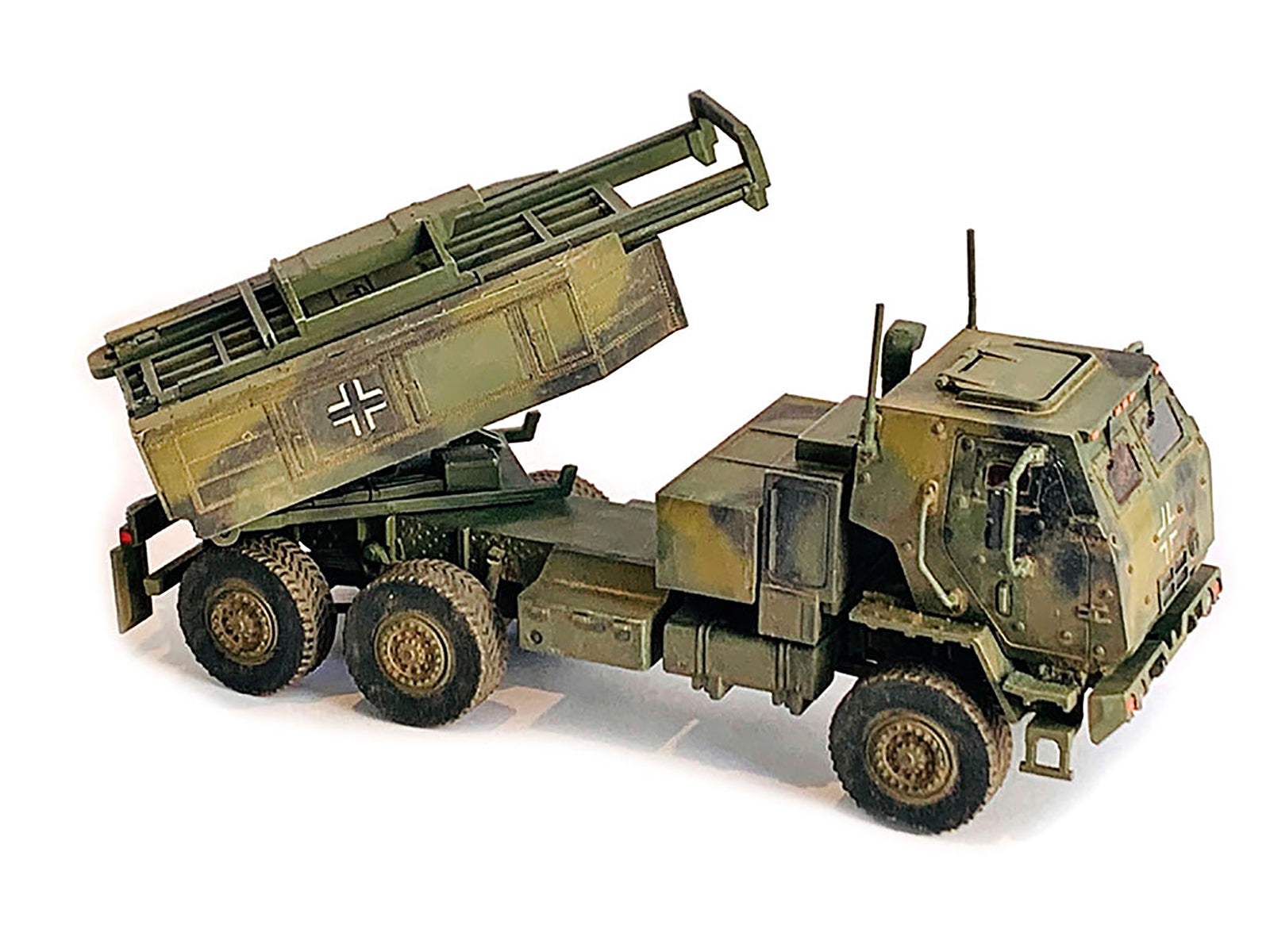 Ukraine M142 High Mobility Artillery Rocket System (HIMARS) Green Camouflage "NEO Dragon Armor" Series 1/72 Plastic Model by Dragon Models - image 2