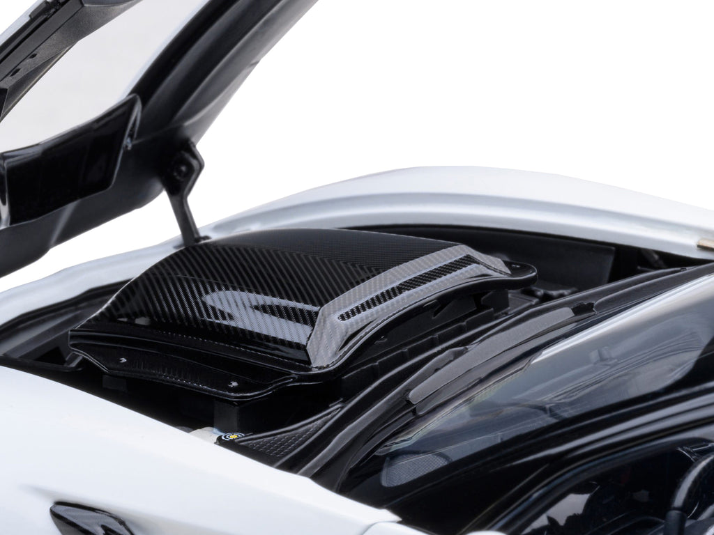 2019 Chevrolet Corvette C7 ZR1 Arctic White with Carbon Top 1/18 Model Car by Autoart - image 2