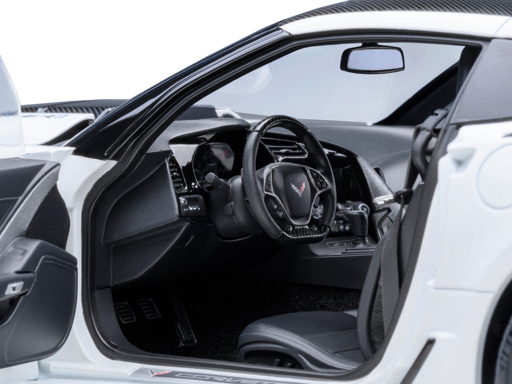 2019 Chevrolet Corvette C7 ZR1 Arctic White with Carbon Top 1/18 Model Car by Autoart - image 3