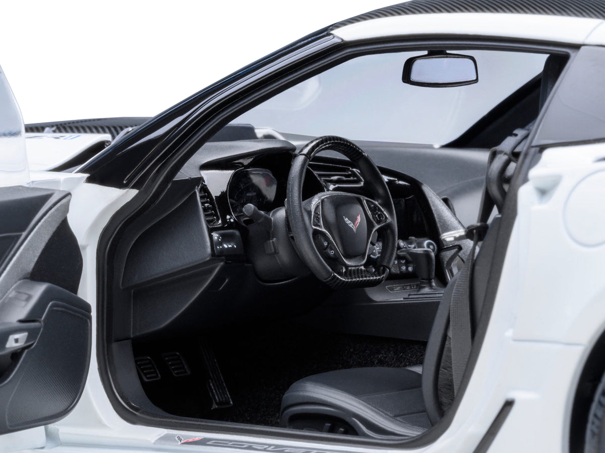 2019 Chevrolet Corvette C7 ZR1 Arctic White with Carbon Top 1/18 Model Car by Autoart - image 3