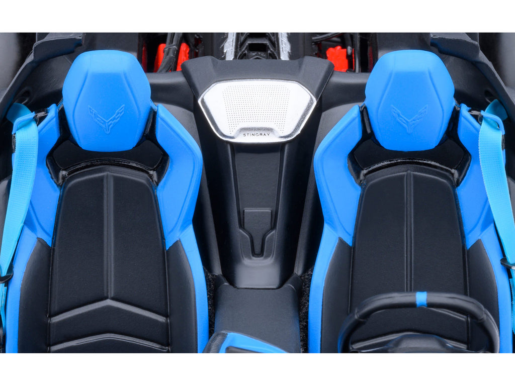 2020 Chevrolet Corvette C8 Stingray Rapid Blue 1/18 Model Car by Autoart - image 3