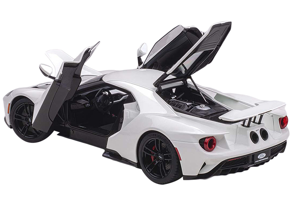 2017 Ford GT Frozen White 1/18 Model Car by Autoart - image 2
