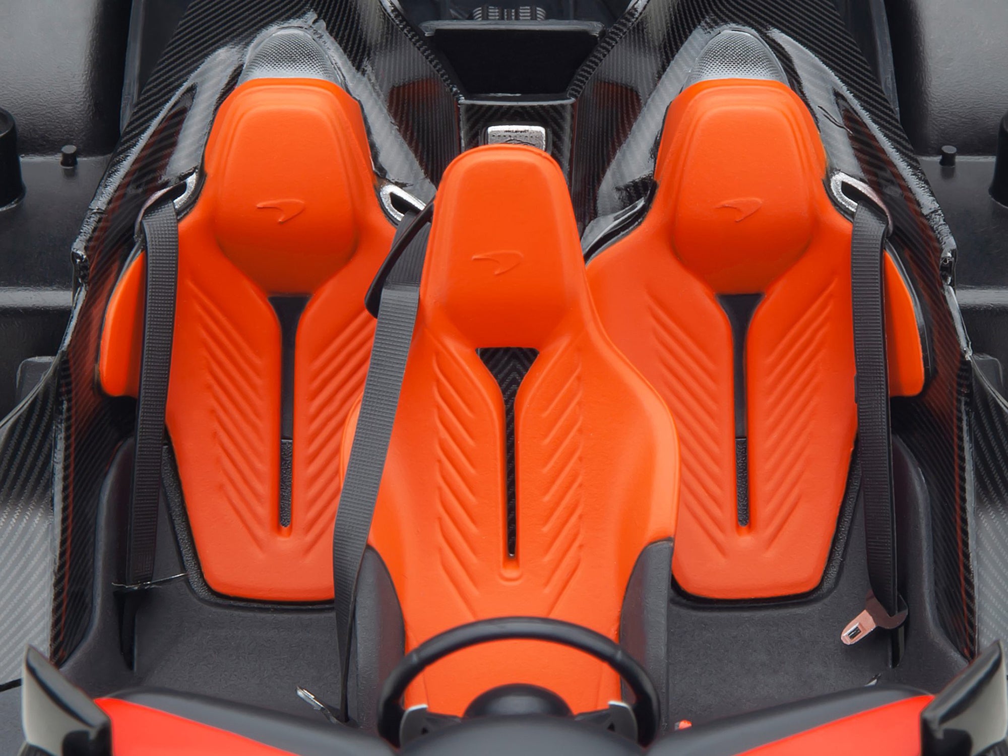 McLaren Speedtail Volcano Orange Metallic with Black Top and Suitcase Accessories 1/18 Model Car by Autoart - image 5