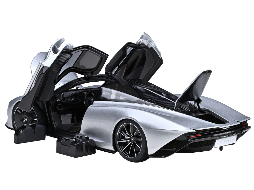 McLaren Speedtail Supernova Silver Metallic with Black Top and Suitcase Accessories 1/18 Model Car by Autoart - image 2