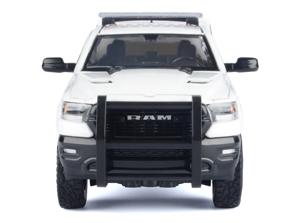 2019 RAM 1500 Laramie Crew Cab Pickup Truck with Truck Bed Camper White "Custom Builder's Kit" Series 1/27 Diecast Model Car by Motormax - image 3