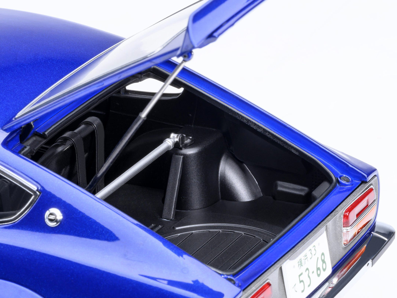 Nissan Fairlady Z RHD (Right Hand Drive) "Akuma No Z" Blue Metallic "Wangan Midnight - Comic #1 Version" Manga 1/18 Model Car by Autoart - image 5