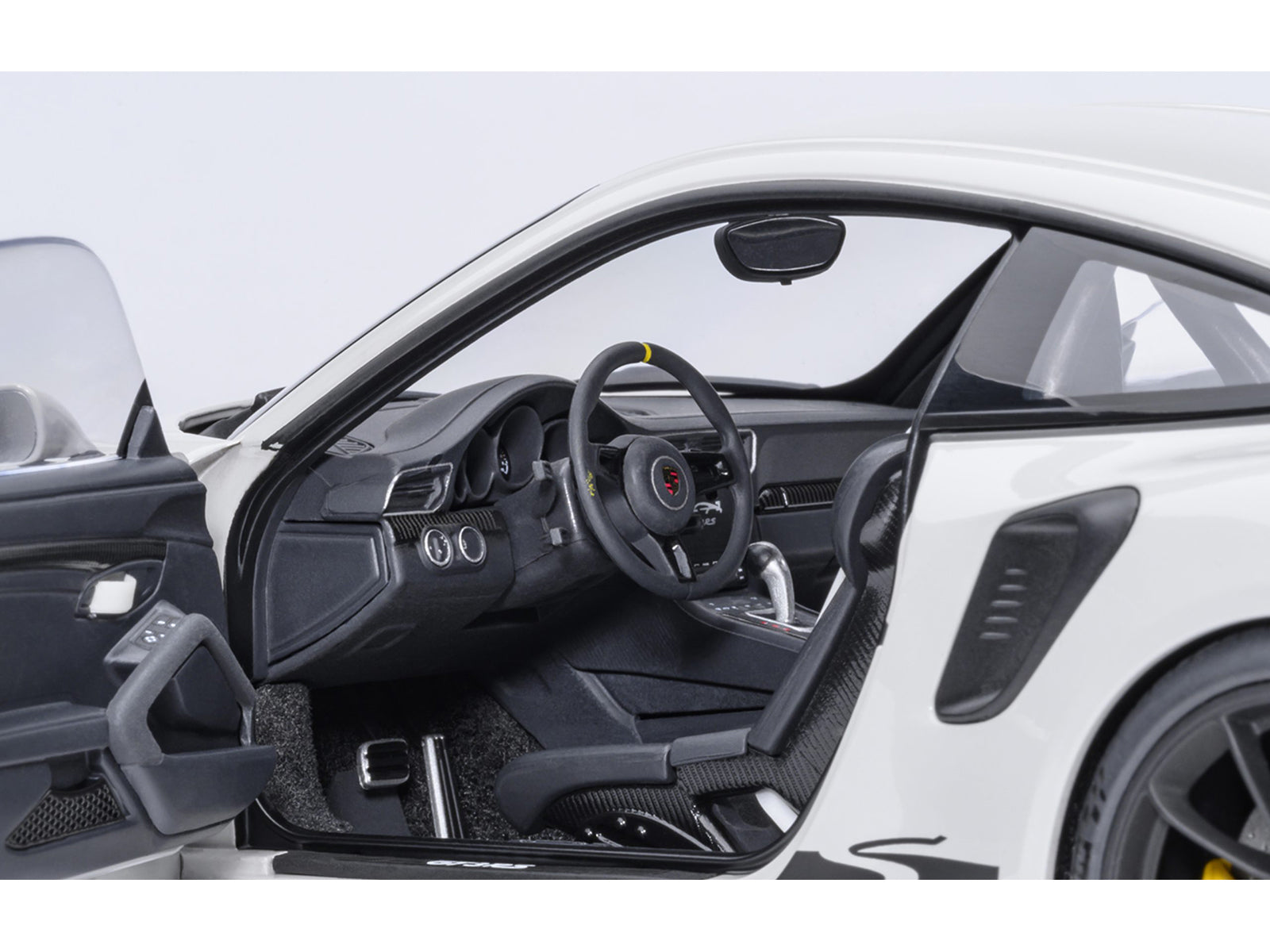 Porsche 911 (991.2) GT3 RS Crayon Gray 1/18 Model Car by Autoart - image 4