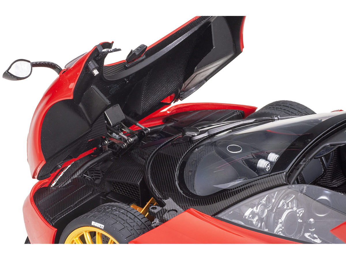 Pagani Huayra Roadster Rosso Monza Red and Carbon with Luggage Set 1/18 Model Car by Autoart - image 3