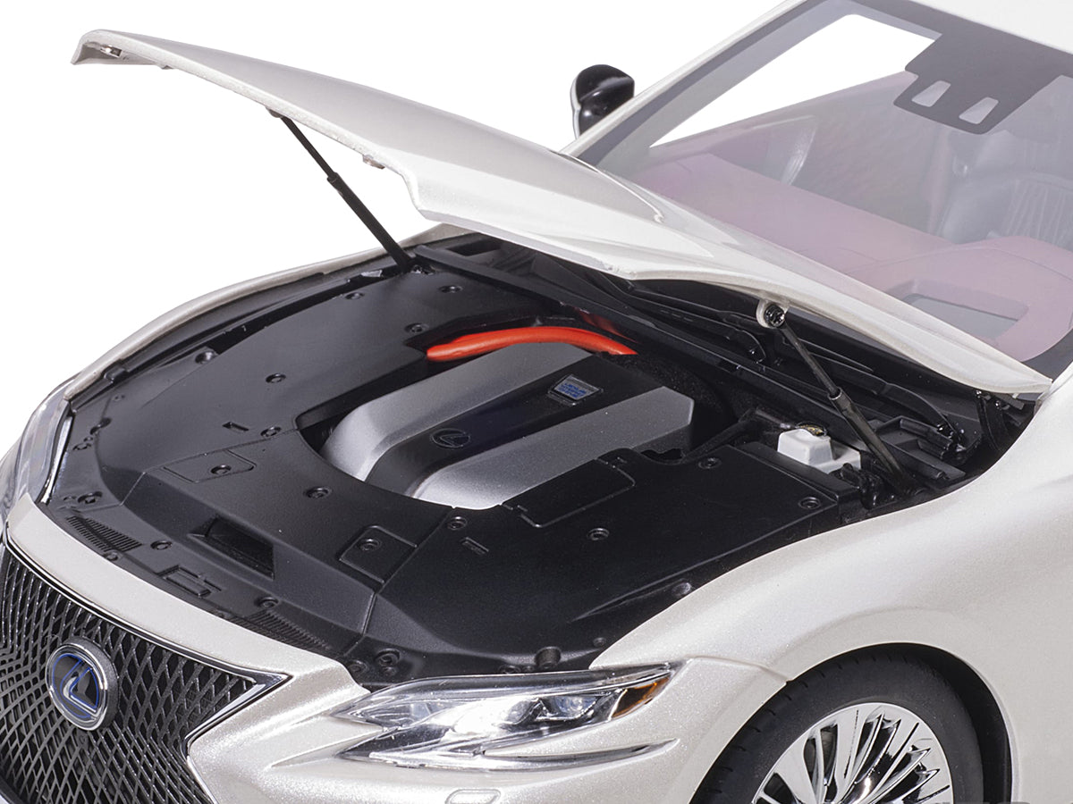 Lexus LS500h Sonic White Metallic with Crimson and Black Interior 1/18 Model Car by Autoart - image 3