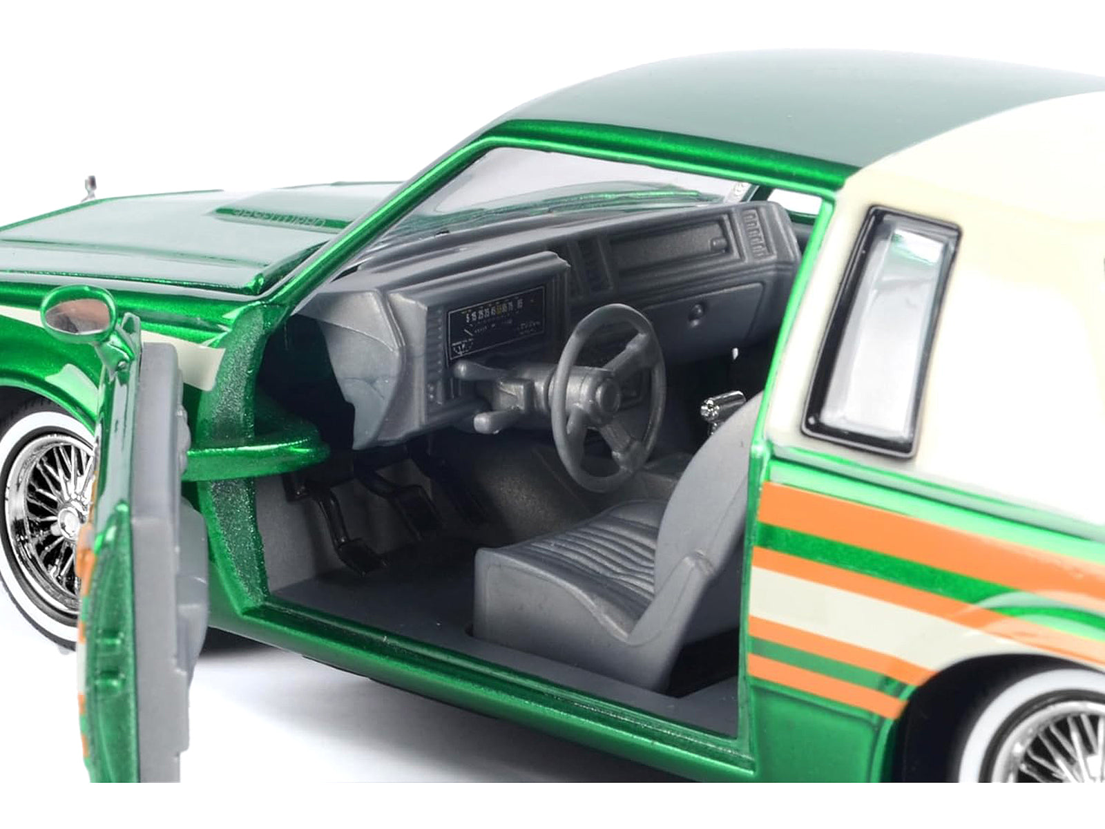 1987 Buick Regal 3.8 SFI Turbo Green Metallic and Cream with Graphics "Get Low" Series 1/24 Diecast Model Car by Motormax - image 5
