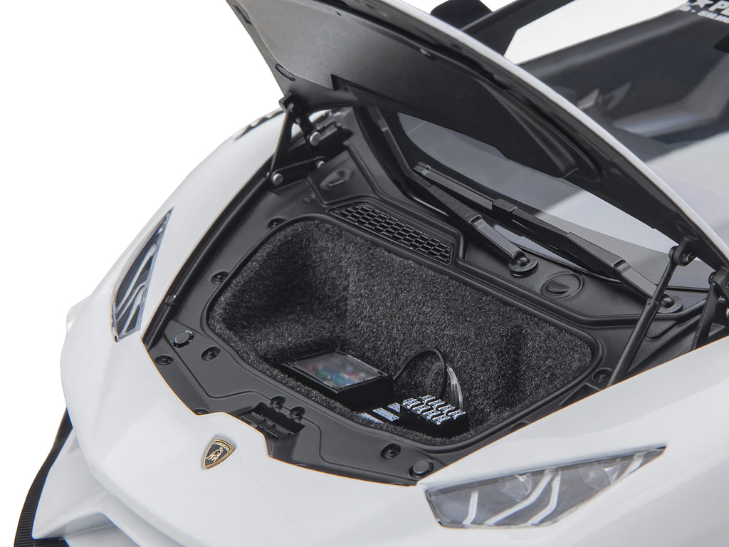 Lamborghini Huracan GT "LB-Silhouette Works" White with Black 1/18 Model Car by Autoart - image 3